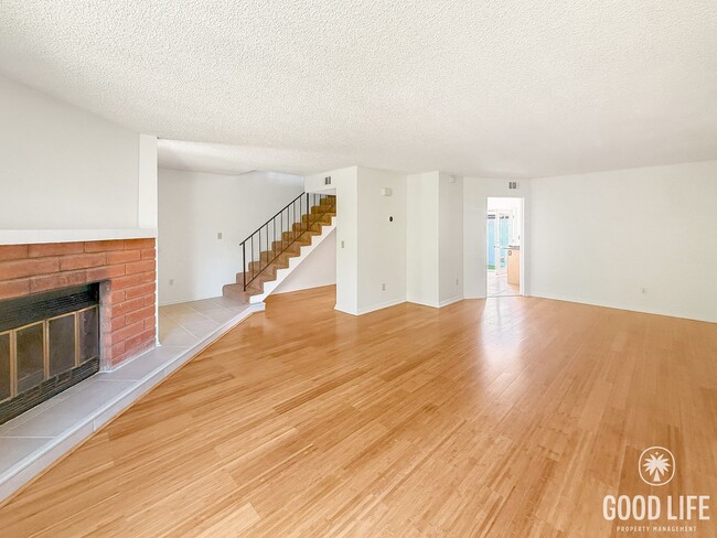 Building Photo - Modern 3BR/2.5BA Home with A/C and Attache...