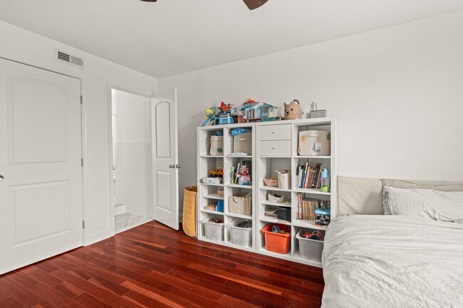 Building Photo - 1521 Tasker St