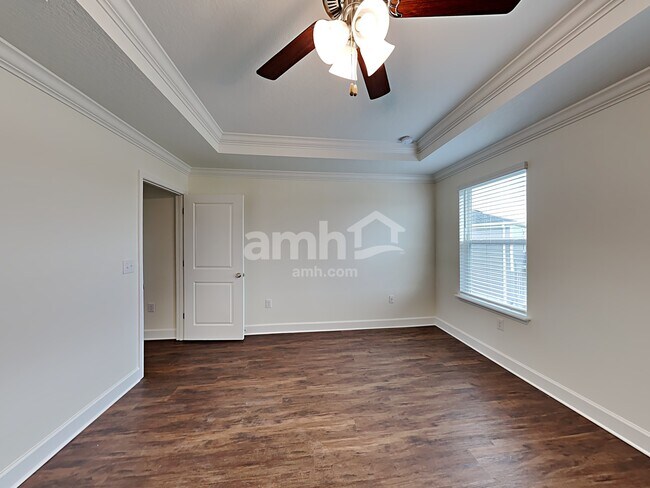 Building Photo - 1048 Walden Pond Dr