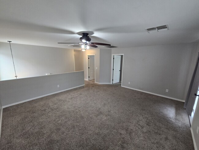 Building Photo - 950 S Wallrade Ln