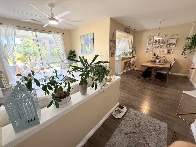 Building Photo - 2204 Lago Ventana