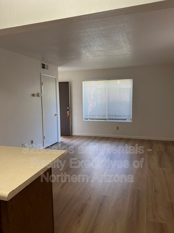 Building Photo - 1200 S Riordan Ranch St