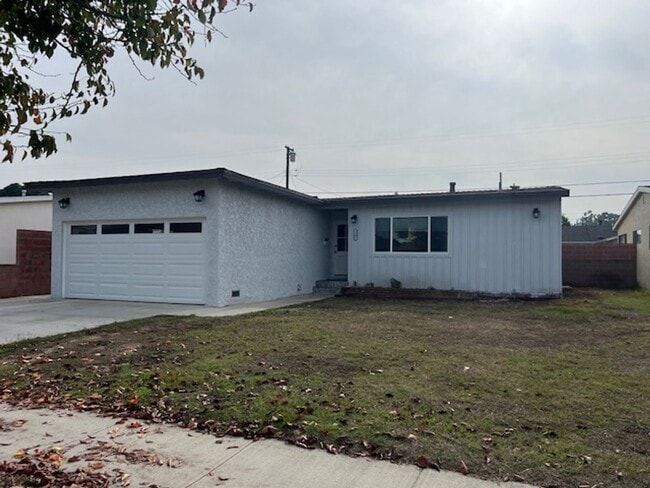 Building Photo - Beautifully renovated 3 bed 2 bath house