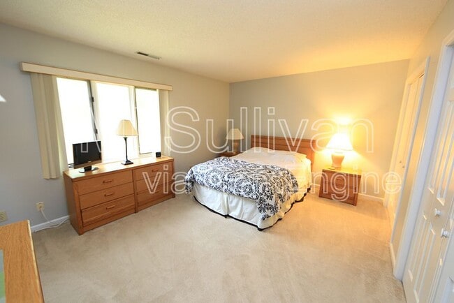 Building Photo - 4320 Beechnut Ln