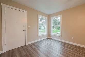 Building Photo - 4 Jennische St