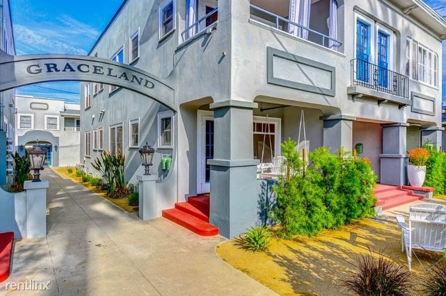 Building Photo - 1136 N Columbus Ave