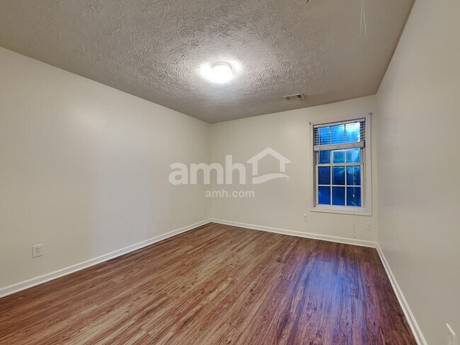 Building Photo - 1831 Green Oak Cir