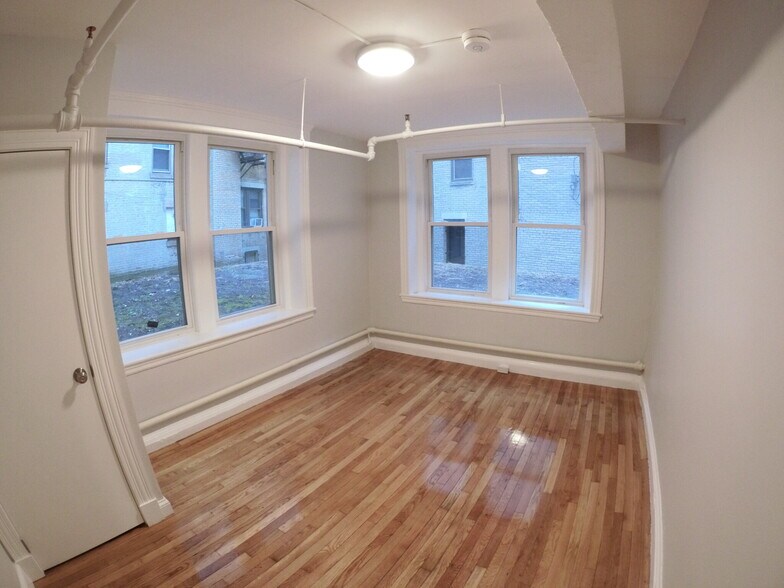 Building Photo - 1468 Commonwealth Ave