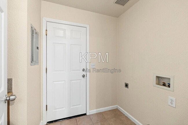 Building Photo - 1544 Emily Ct