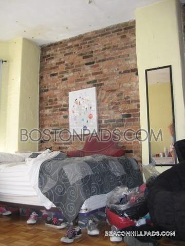 Building Photo - 40 Anderson St