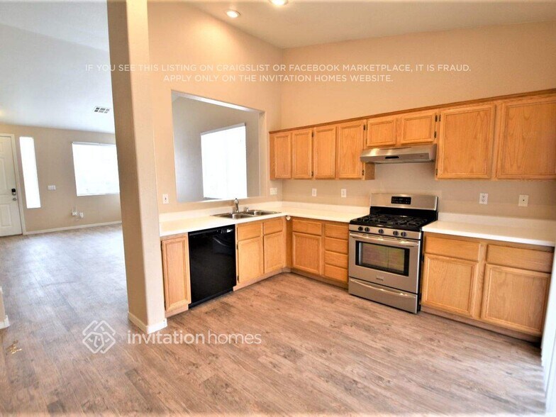 Building Photo - 942 Veranda View Ave