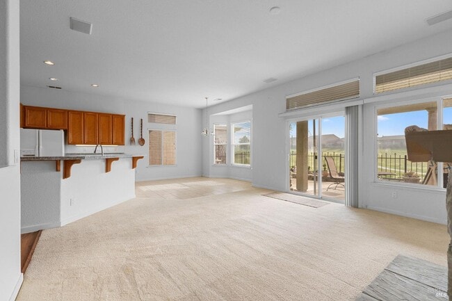 Building Photo - 139 Cedar Ridge Dr