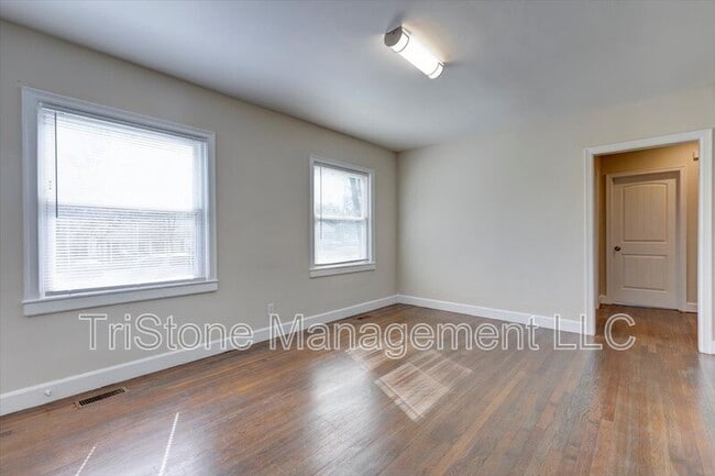 Building Photo - 1242 Fordham Rd