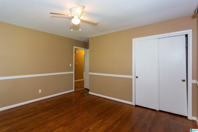 Building Photo - 2050 Pinehurst Dr