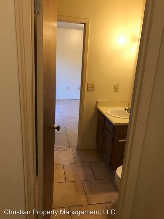 Building Photo - 2 br, 1.5 bath House - 760 Clearmont Drive