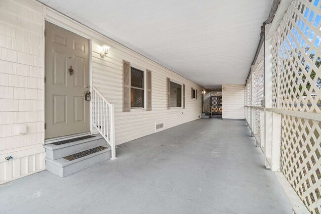 Building Photo - 2BR/2BA Manufactured Home in The Villages