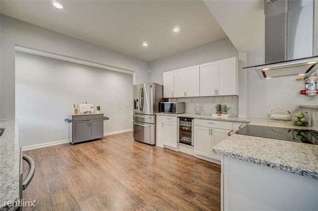 Building Photo - 4 br, 3 bath House - 306 ATWOOD Street SW