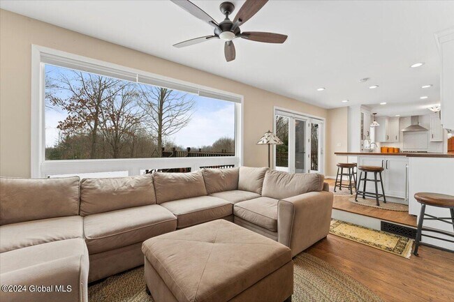 Building Photo - 7 Hill Rd