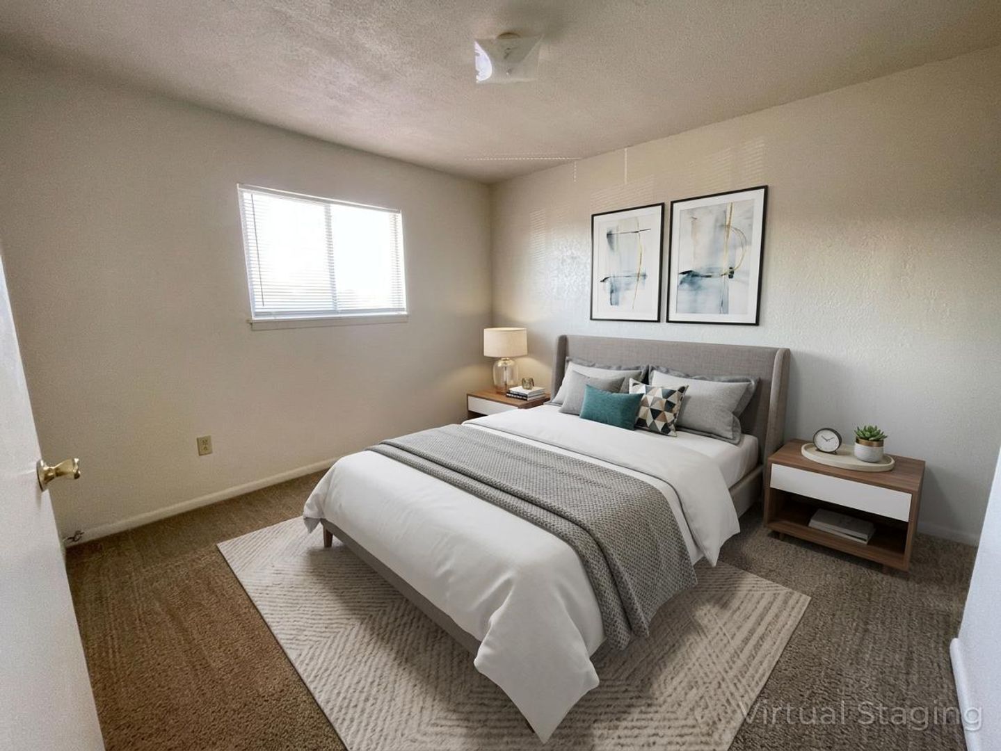 Building Photo - 807 W Hallmark Ave