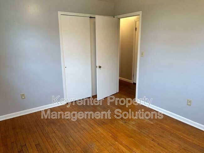 Building Photo - 2212 Third St.