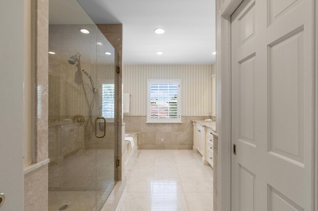 Building Photo - 1554 N Ocean Way