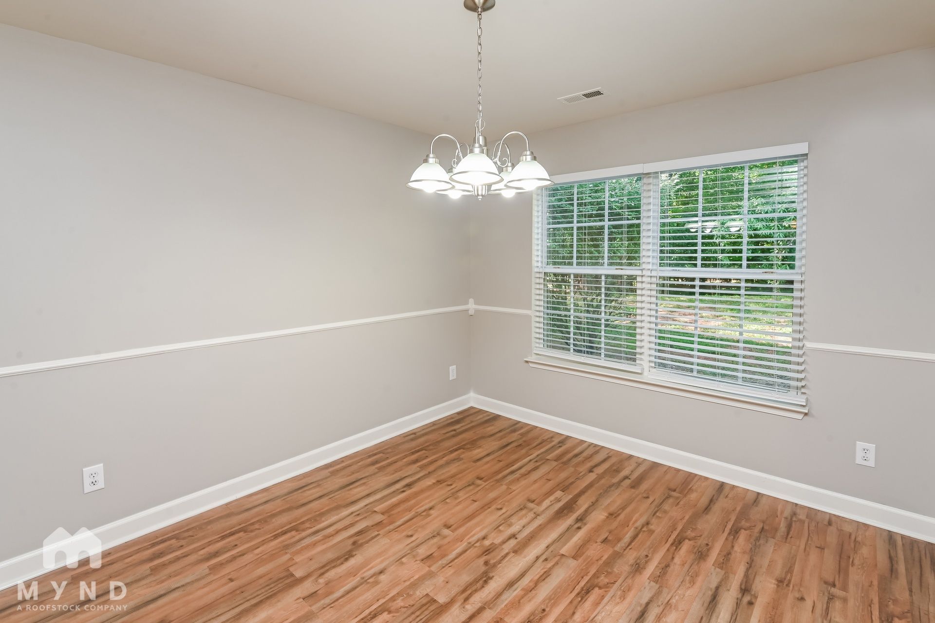 Building Photo - 222 Kendra Dr SW