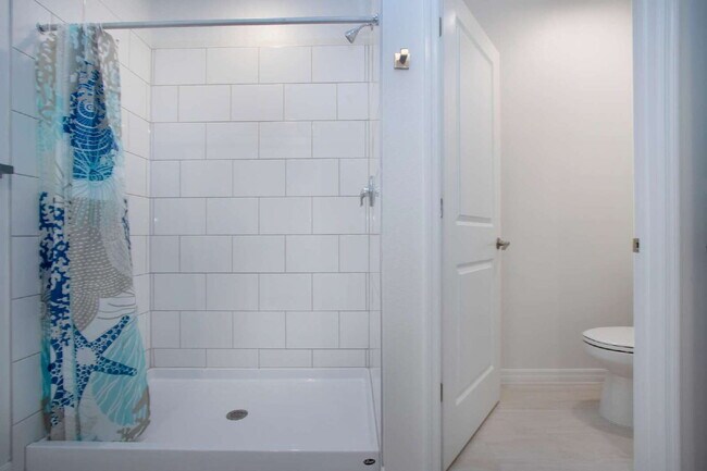 Building Photo - Lakeside Luxury in Parrish - 5 Bedroom BRAND NEW HOME