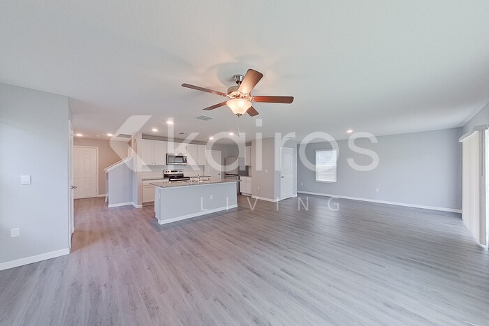 Building Photo - 8716 SW 44th Ct