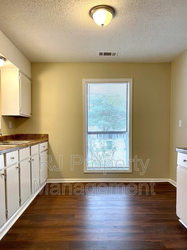 Building Photo - 5297 Breckenwood Dr