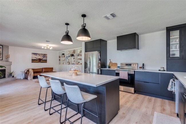 Building Photo - 1007 Silverstone Ln