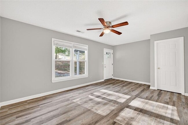 Building Photo - 255 Lowry St