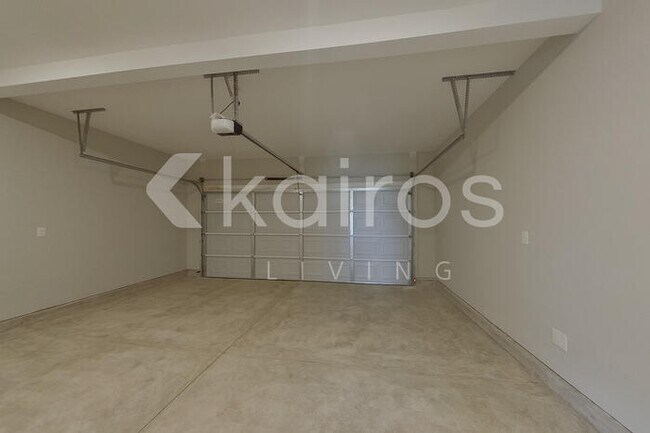 Building Photo - 5031 Cobalt Fls Bnd
