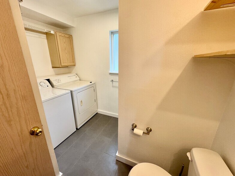 Building Photo - Lynnwood Home