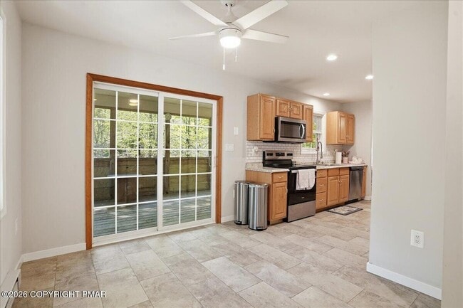 Building Photo - 12 Rockway Ct