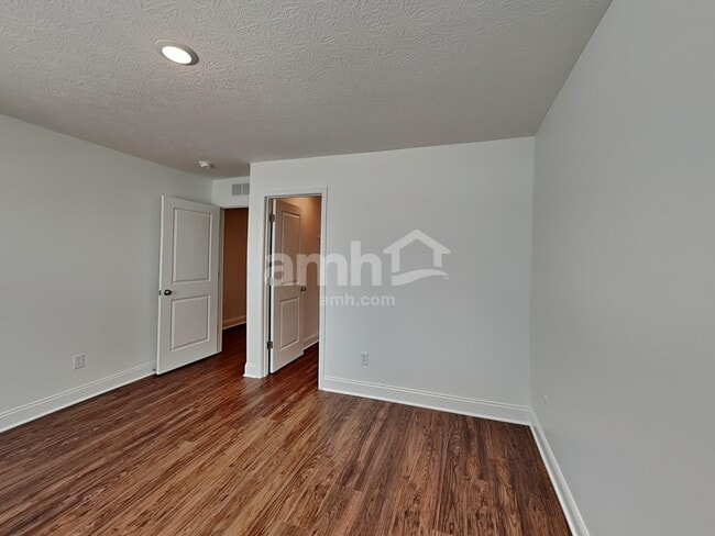 Building Photo - 5953 Hagar Vly Dr