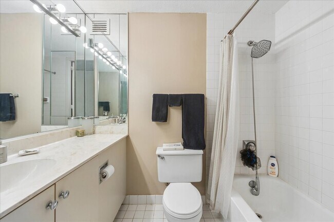 Building Photo - 405 N Wabash Ave