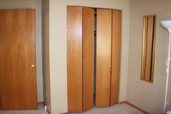 Building Photo - ***$500.00*** off June rent for signed lease starting June 1st.!! Elton Ridge townhome.