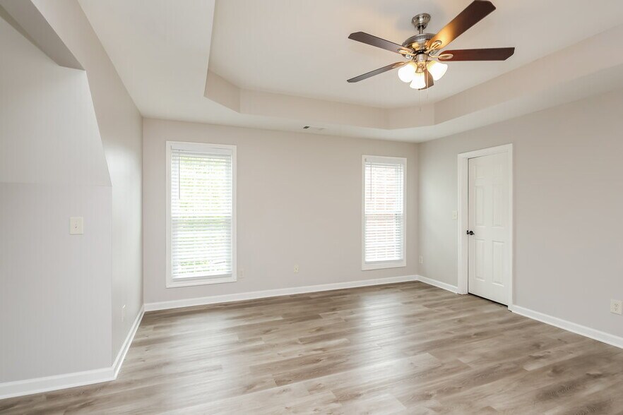 Building Photo - 6176 Mulberry Park Dr