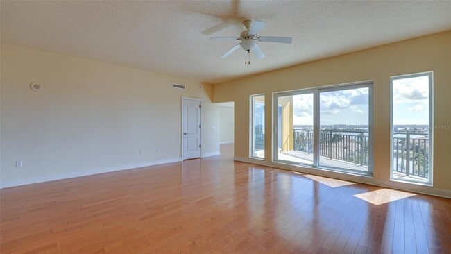 Building Photo - 501 Haben Blvd