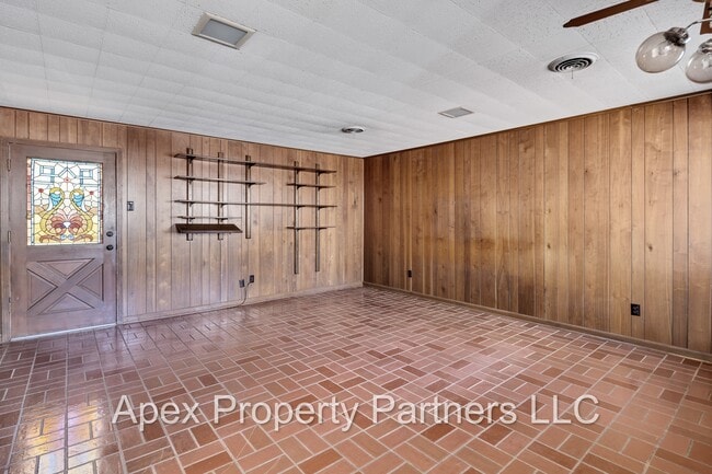 Building Photo - 5319 Chickasaw Rd