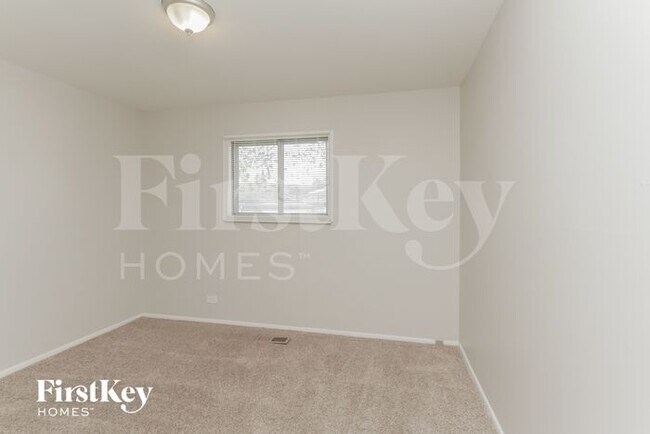 Building Photo - 17031 S 88th Ave