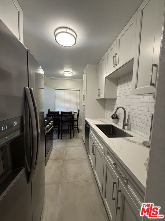 Building Photo - 2123 S Orange Dr