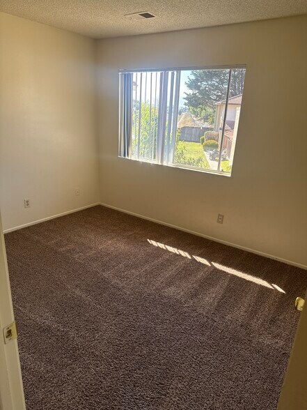 Bed 2 - 712 Summerwood Ln