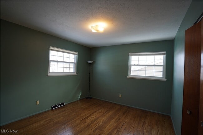 Building Photo - 26913 Westwood Ln