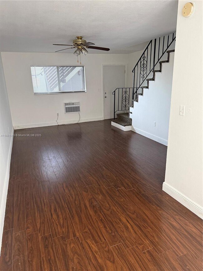 Primary Photo - 180 NE 71st St
