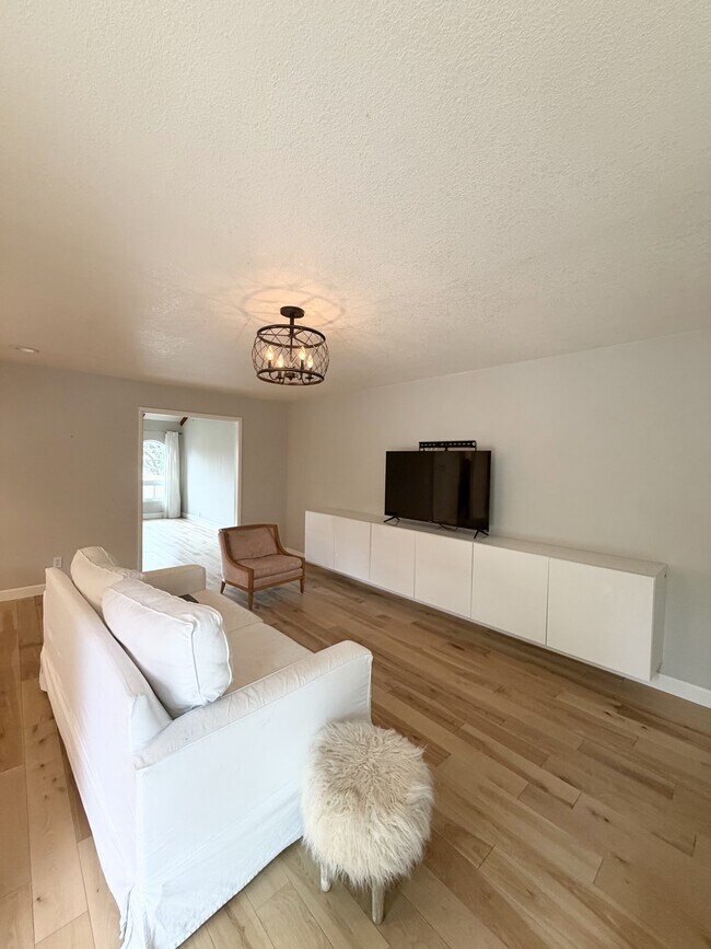 Building Photo - 5427 Yerba Buena Rd