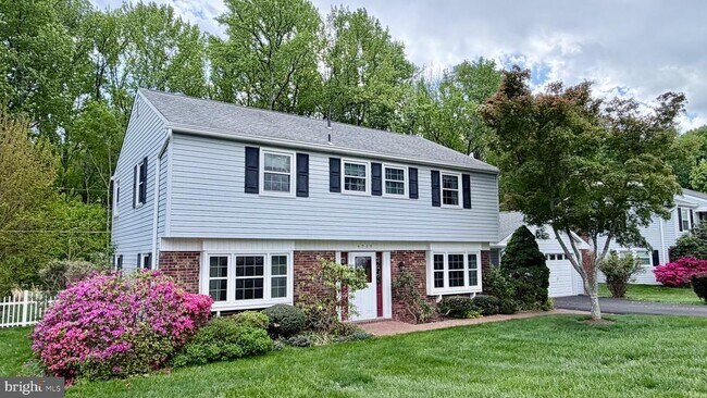 Building Photo - 4325 Majestic Ln