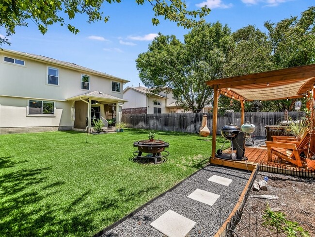 Building Photo - 1021 Doras Dr