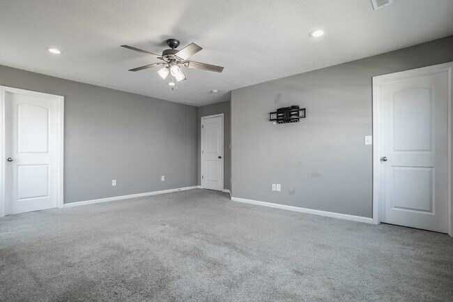 Building Photo - 3317 S Ansley Dr