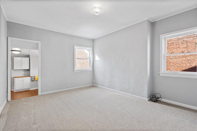 Building Photo - 176 42nd St